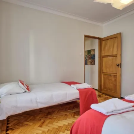 Für 20 Personen In Lissabon, Regio De Costa De - B58258