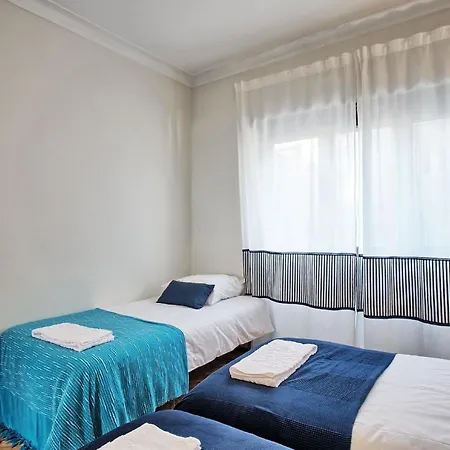 Apartment Fuer 20 Personen In Lissabon, Regio De Costa De
