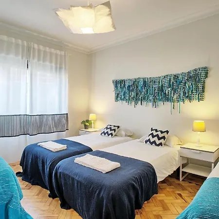 Fuer 20 Personen In Lissabon, Regio De Costa De Apartment *